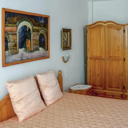Three-bedroom Holiday In * Sveti Vlas