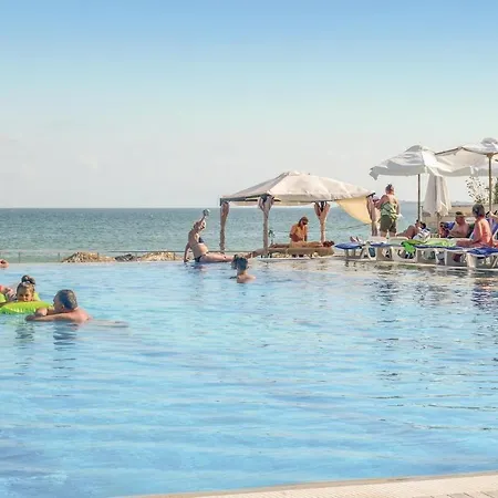 Three-bedroom Holiday In سفيتي فلاس